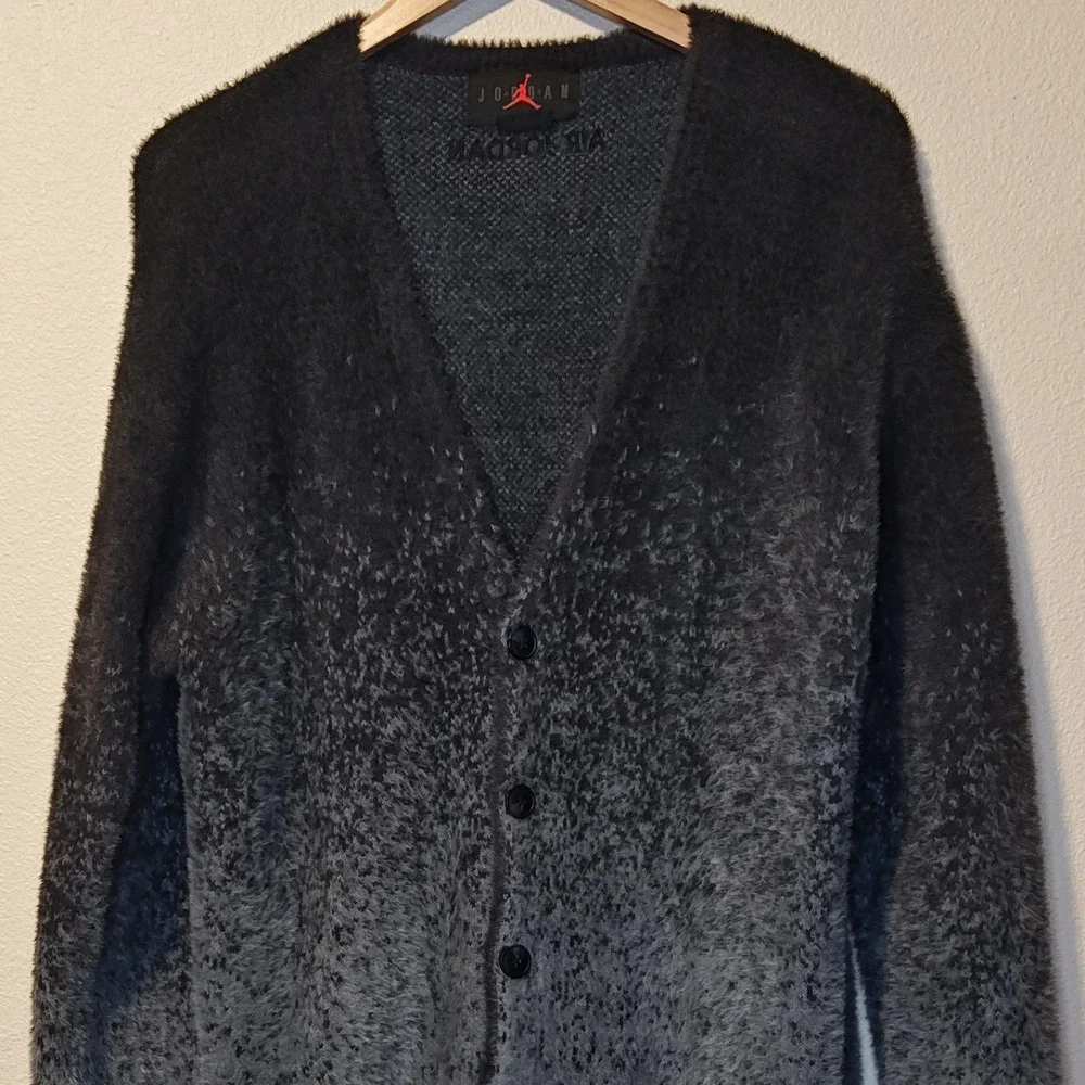 Jordan‎ Cardigan Men SM Gray Black Ombre Fuzzy Knit Button Front V-Neck Sweater